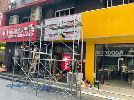 平塘制作广告招牌如何避免它发黄？